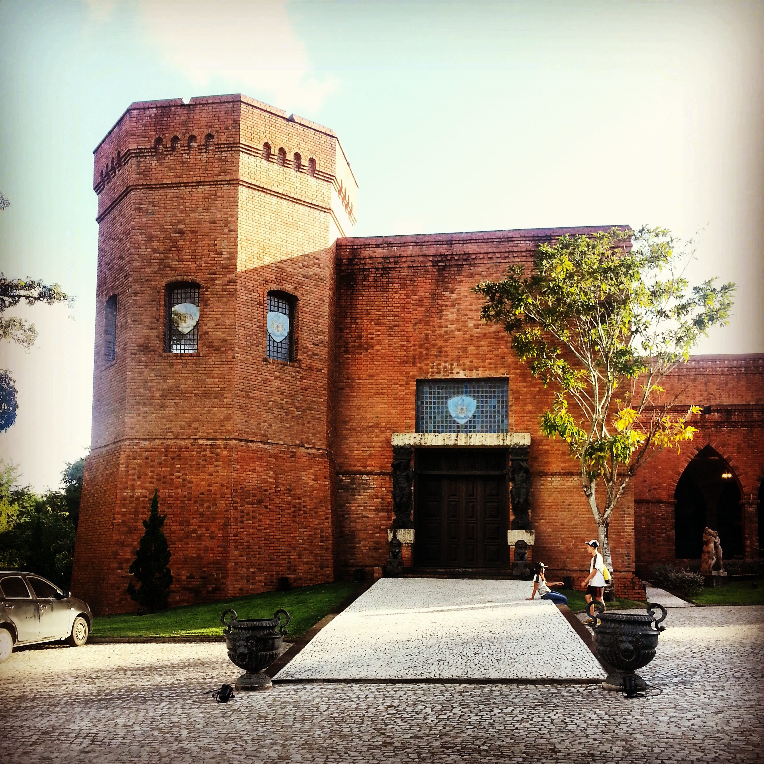 castelobrebrennant01